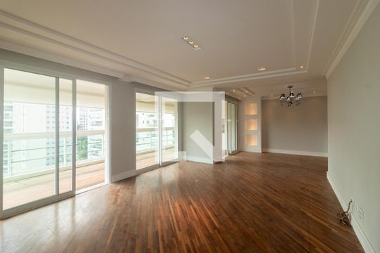 Apartamento para alugar com 3 quartos, 176m² em Parque do Morumbi, São Paulo