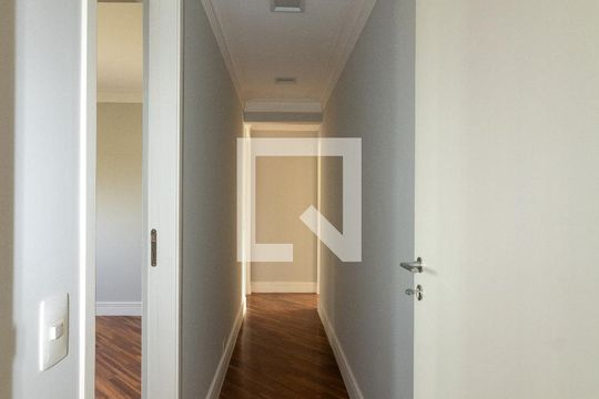 Corredor de apartamento para alugar com 3 quartos, 176m² em Parque do Morumbi, São Paulo