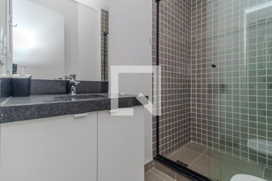 Banheiro de apartamento para alugar com 1 quarto, 22m² em Centro Histórico, Porto Alegre