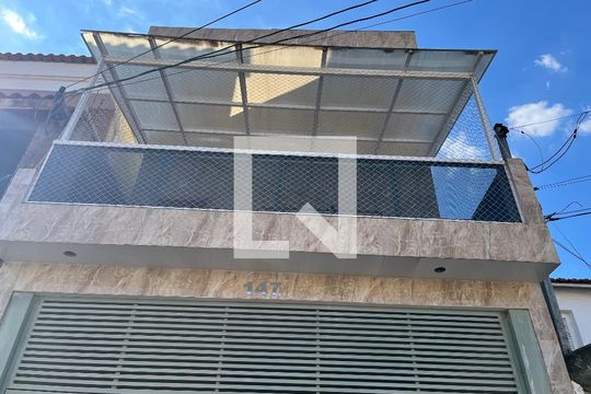 Fachada de casa à venda com 3 quartos, 200m² em Parque Imperial, São Paulo