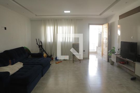Casa à venda com 3 quartos, 200m² em Parque Imperial, São Paulo