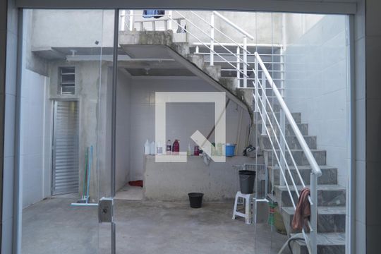 Quintal de casa à venda com 3 quartos, 200m² em Parque Imperial, São Paulo