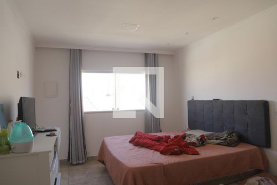 Suite de casa à venda com 3 quartos, 200m² em Parque Imperial, São Paulo