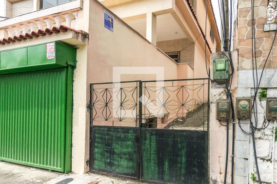 Fachada de casa à venda com 1 quarto, 56m² em Brás de Pina, Rio de Janeiro