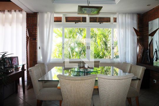 Sala de casa à venda com 6 quartos, 394m² em Jardim América, São Leopoldo