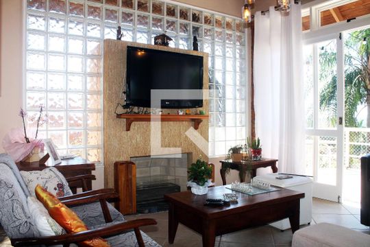 Sala de casa à venda com 6 quartos, 394m² em Jardim América, São Leopoldo