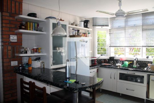 Cozinha de casa à venda com 6 quartos, 394m² em Jardim América, São Leopoldo
