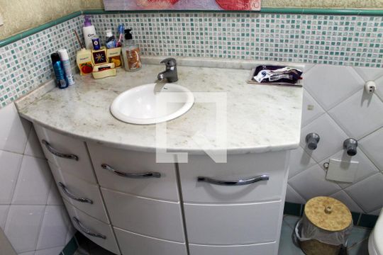 Banheiro de casa à venda com 6 quartos, 394m² em Jardim América, São Leopoldo