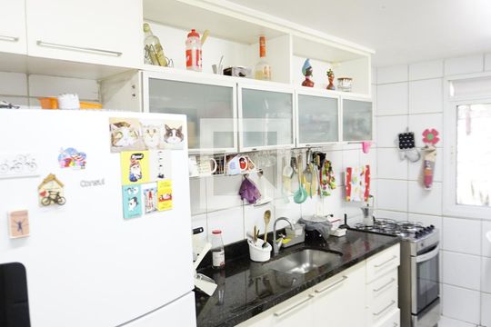Cozinha de casa de condomínio à venda com 4 quartos, 155m² em Jacarepaguá, Rio de Janeiro