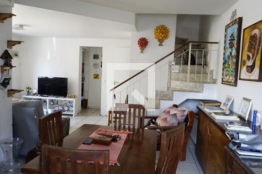 Sala de casa de condomínio à venda com 4 quartos, 155m² em Jacarepaguá, Rio de Janeiro