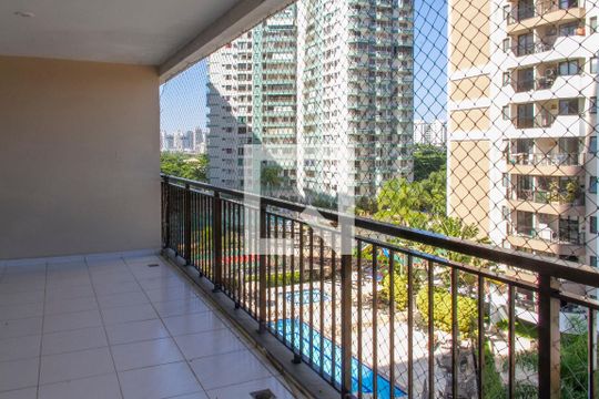Varanda de apartamento para alugar com 2 quartos, 101m² em Barra da Tijuca, Rio de Janeiro