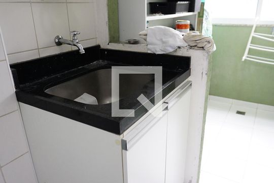Área de Serviço de apartamento para alugar com 2 quartos, 70m² em Camorim, Rio de Janeiro