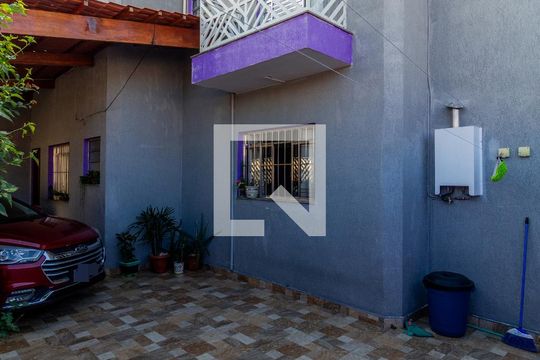 Garagem de casa à venda com 3 quartos, 94m² em Artur Alvim, São Paulo