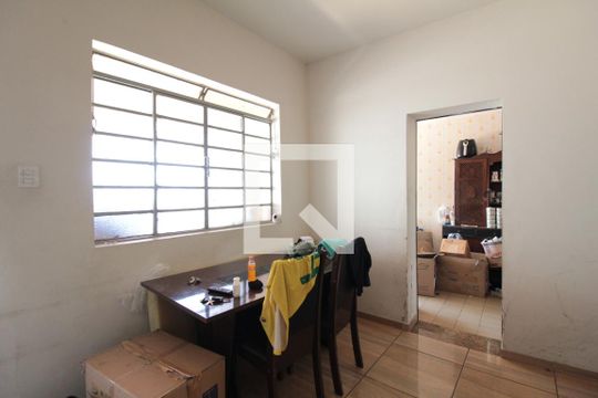 Sala de casa à venda com 3 quartos, 110m² em Universitário, Belo Horizonte