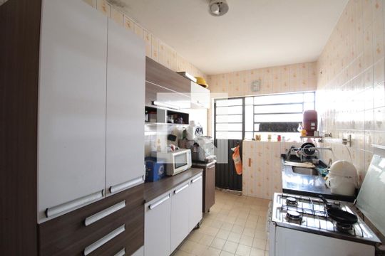 Cozinha de casa à venda com 3 quartos, 110m² em Universitário, Belo Horizonte