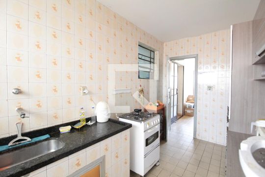 Cozinha de casa à venda com 3 quartos, 110m² em Universitário, Belo Horizonte