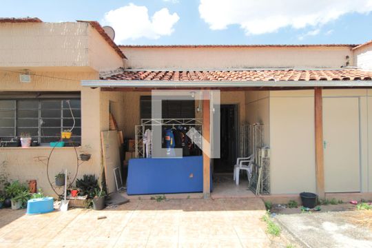 Quintal de casa à venda com 3 quartos, 110m² em Universitário, Belo Horizonte