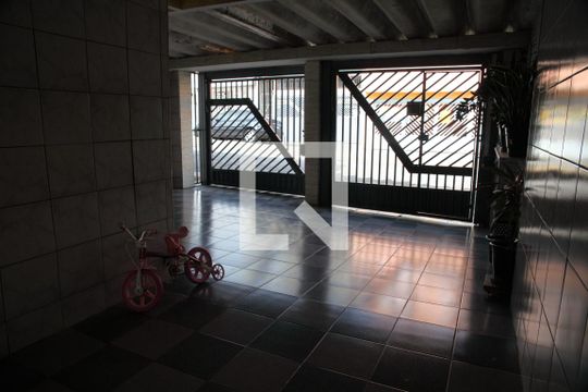 Garagem de casa à venda com 4 quartos, 168m² em Baeta Neves, São Bernardo do Campo