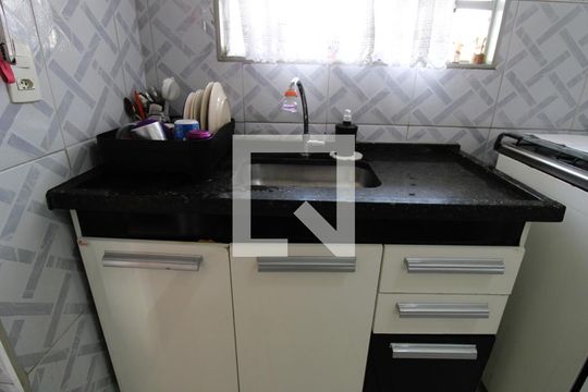 Cozinha de apartamento à venda com 2 quartos, 43m² em Chácara São João, São Paulo