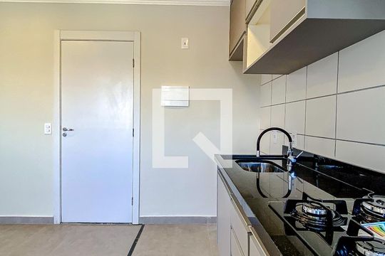 Cozinha de apartamento para alugar com 2 quartos, 38m² em Vila Independência, São Paulo