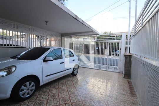 Garagem de casa à venda com 3 quartos, 200m² em Tatuapé, São Paulo