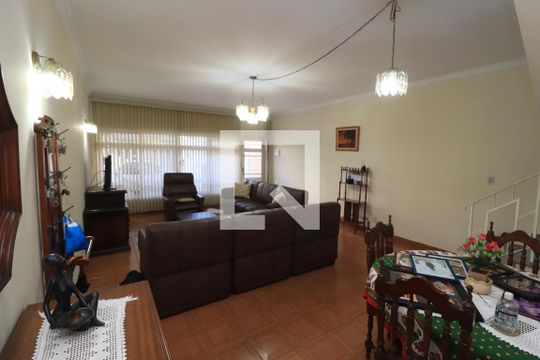 Sala de TV de casa à venda com 3 quartos, 200m² em Tatuapé, São Paulo
