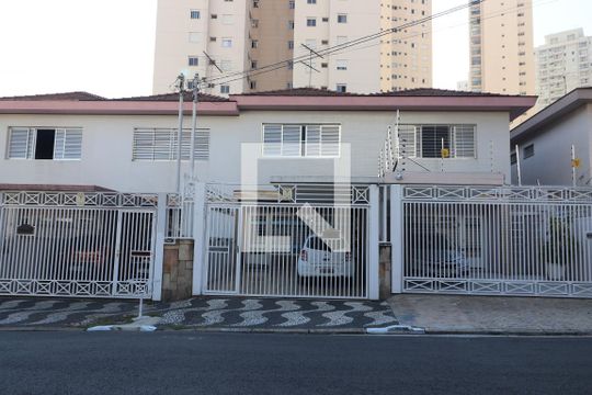 Fachada de casa à venda com 3 quartos, 200m² em Tatuapé, São Paulo