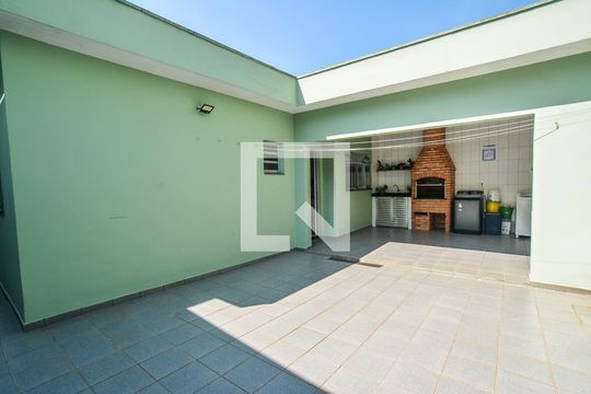 Quintal de casa à venda com 4 quartos, 275m² em Jardim Alvorada, Santo André