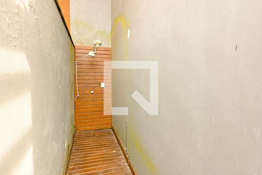 Chuveiro de casa para alugar com 3 quartos, 103m² em São João do Rio Vermelho, Florianópolis