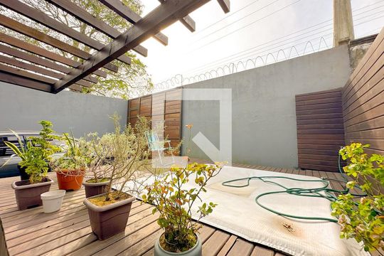 Piscina de casa para alugar com 3 quartos, 103m² em São João do Rio Vermelho, Florianópolis