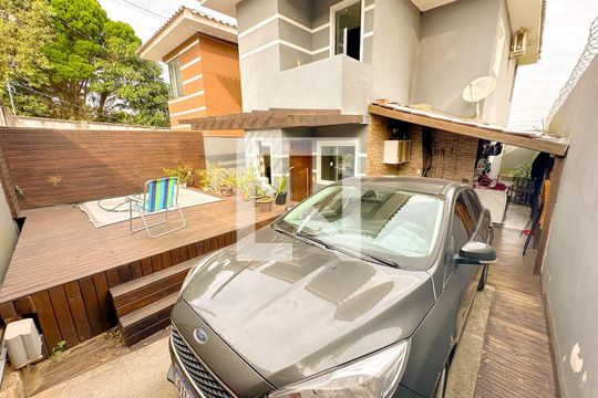 Garagem de casa para alugar com 3 quartos, 103m² em São João do Rio Vermelho, Florianópolis