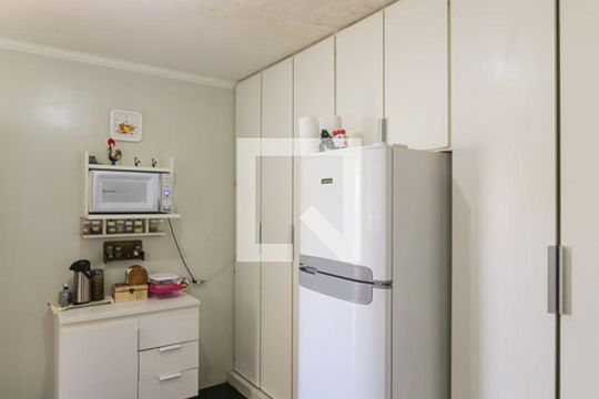 Cozinha 2 de casa à venda com 6 quartos, 420m² em Vila Inah, São Paulo