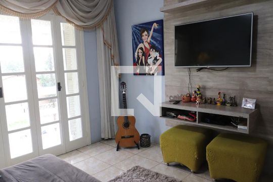 Sala de casa à venda com 4 quartos, 272m² em Feitoria, São Leopoldo