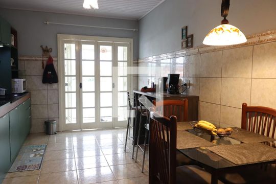 Cozinha de casa à venda com 4 quartos, 272m² em Feitoria, São Leopoldo