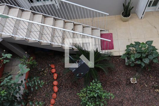 Escada de casa à venda com 4 quartos, 272m² em Feitoria, São Leopoldo