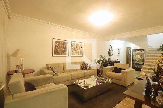 Casa à venda com 3 quartos, 230m² em Campestre, Santo André