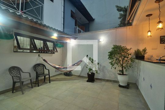 Quintal de casa à venda com 3 quartos, 230m² em Campestre, Santo André