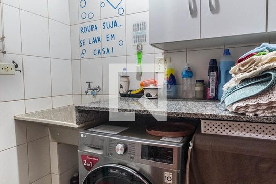 Área de Serviço de casa para alugar com 4 quartos, 326m² em Santana, São Paulo