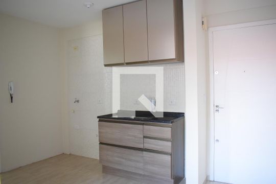 Cozinha de apartamento para alugar com 1 quarto, 38m² em Xaxim, Curitiba