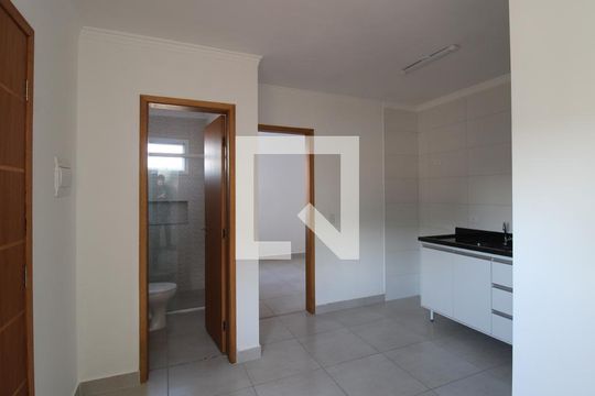 Sala de apartamento para alugar com 1 quarto, 28m² em Vila Nivi, São Paulo