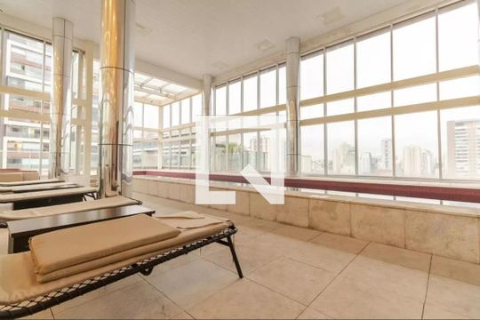 Piscina Coberta de kitnet/studio à venda com 0 quarto, 35m² em Itaim Bibi, São Paulo