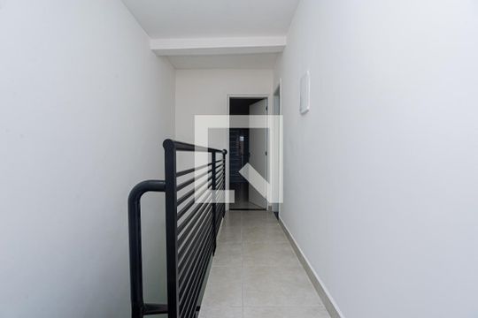 Corredor de casa à venda com 4 quartos, 180m² em Parque da Lapa, São Paulo