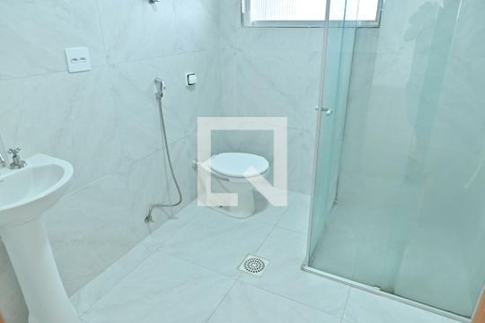 Banheiro 1 de apartamento para alugar com 2 quartos, 75m² em Canto do Forte, Praia Grande