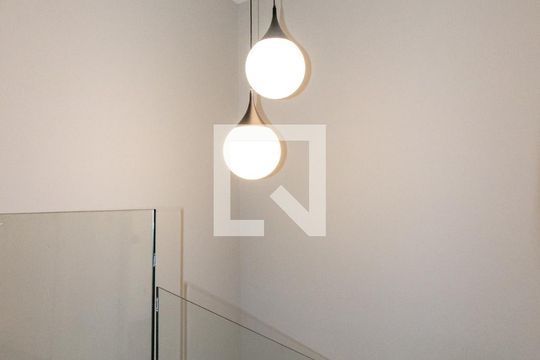 Escada de casa à venda com 3 quartos, 400m² em Vila Olímpia, São Paulo