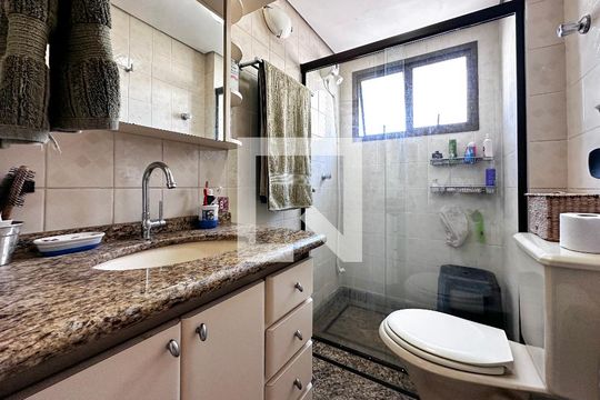 Banheiro de apartamento à venda com 2 quartos, 65m² em Nova Piraju, São Paulo