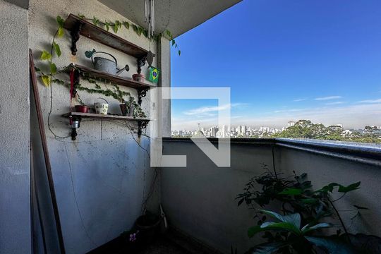 Sacada de apartamento à venda com 2 quartos, 65m² em Nova Piraju, São Paulo
