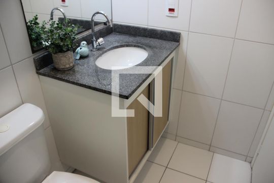 Banheiro de apartamento para alugar com 2 quartos, 51m² em Vila Progresso, Sorocaba