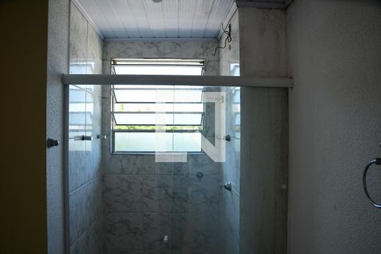 Banheiro de apartamento para alugar com 2 quartos, 56m² em Centro, Cotia