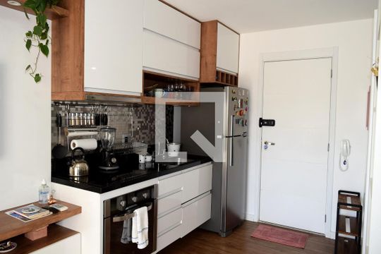 Cozinha de kitnet/studio à venda com 1 quarto, 35m² em Sumarezinho, São Paulo