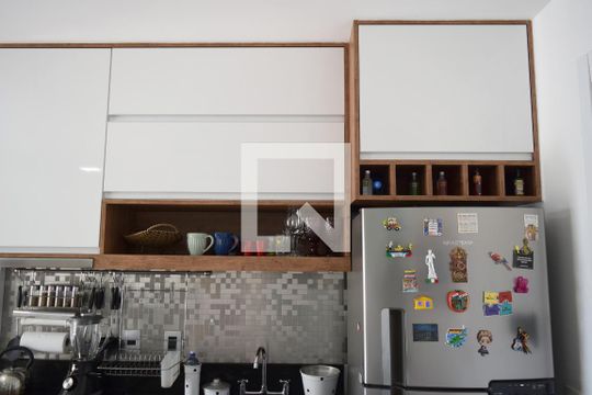 Cozinha de kitnet/studio à venda com 1 quarto, 35m² em Sumarezinho, São Paulo
